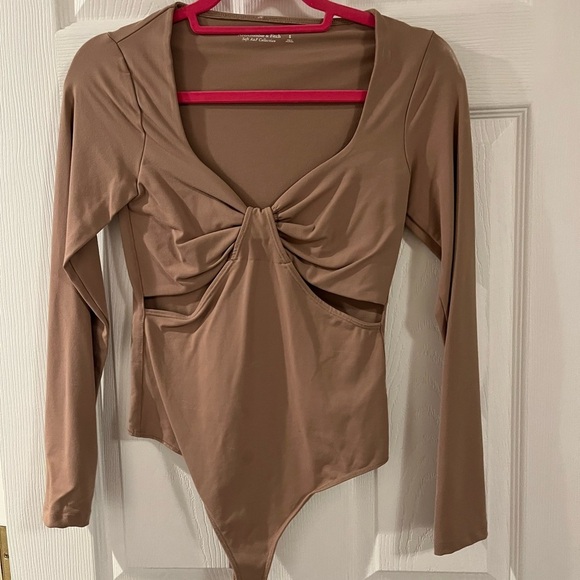 Abercrombie Double Lined Cut Out Bodysuit - Picture 3 of 3